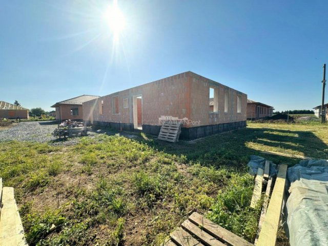 Eladó ikerház, Szombathelyen 95 M Ft, 3 szobás