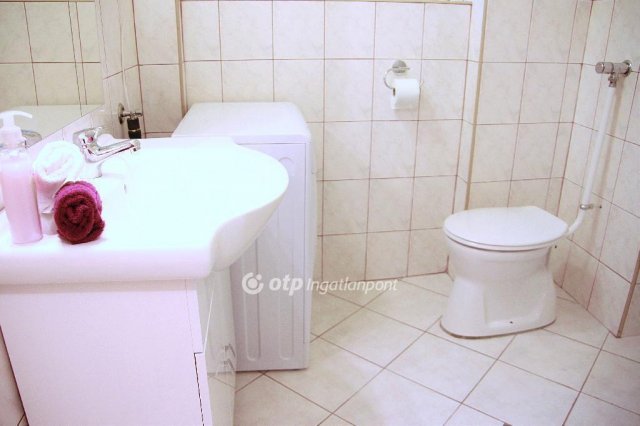 Eladó téglalakás, Budapesten, V. kerületben 84 M Ft, 2 szobás