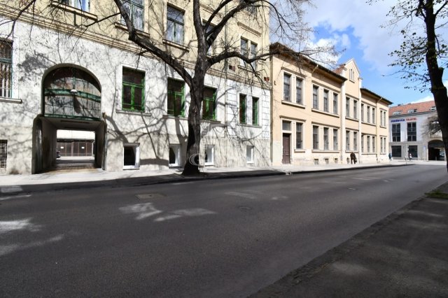 Eladó üzlethelyiség, Székesfehérvárott 39.9 M Ft