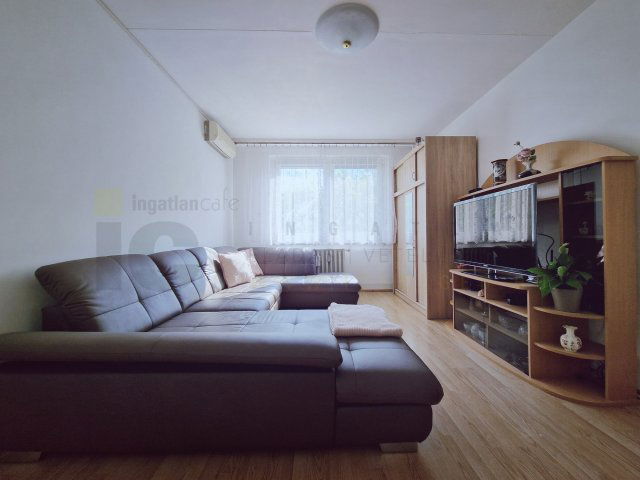 Eladó panellakás, Szegeden 53.5 M Ft, 3 szobás