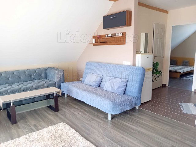 Eladó családi ház, Balatonfűzfőn 149.9 M Ft, 17 szobás