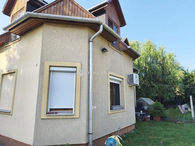 Eladó téglalakás, Budapesten, XV. kerületben 108 M Ft, 4 szobás