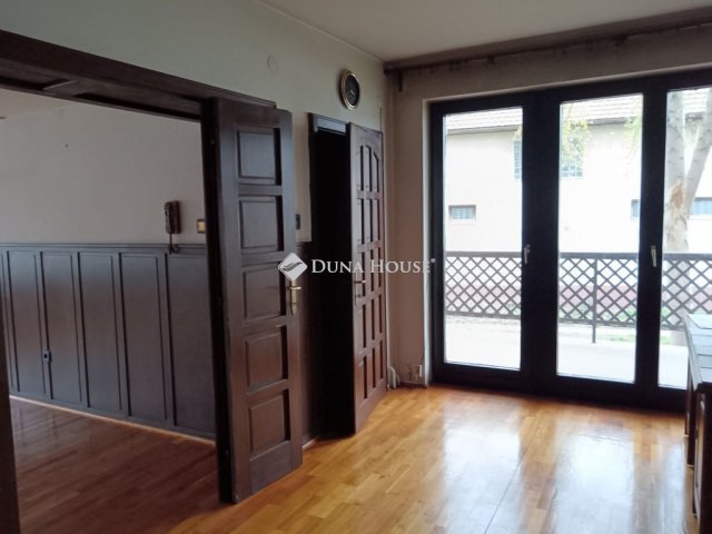 Eladó családi ház, Cegléden 128.9 M Ft, 4 szobás