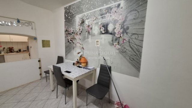 Eladó téglalakás, Budapesten, VI. kerületben 73 M Ft, 2 szobás