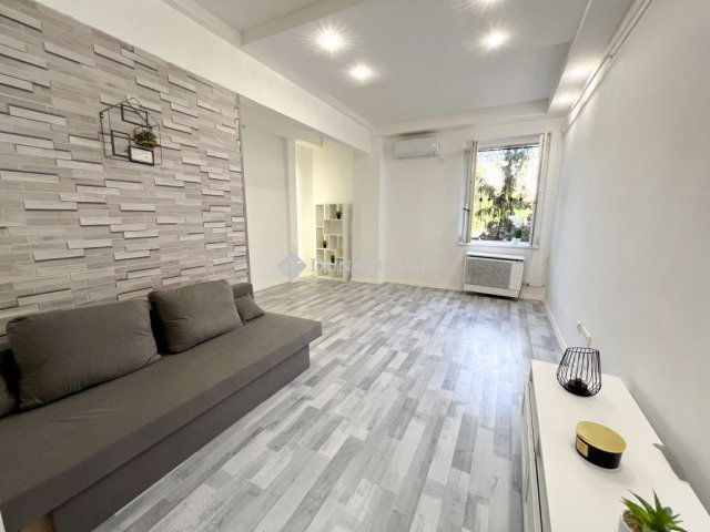 Eladó téglalakás, Budapesten, XX. kerületben 52.4 M Ft, 1 szobás