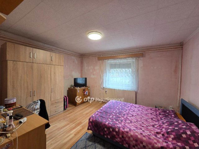 Eladó családi ház, Szentesen 37 M Ft, 3+1 szobás