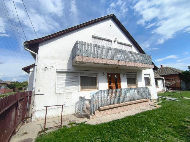 Eladó családi ház, Mezőtúron 36.3 M Ft, 3+1 szobás