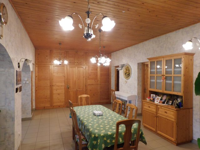 Eladó téglalakás, Hévízen 89 M Ft, 4 szobás