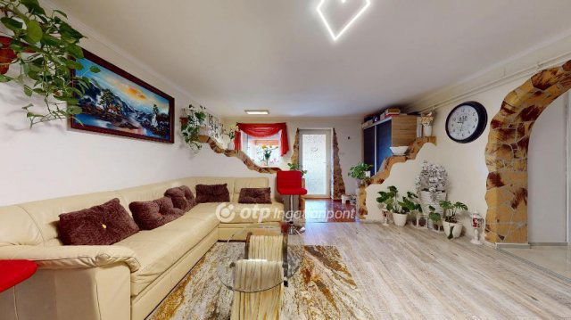 Eladó családi ház, Mezőkövesden 55 M Ft, 4 szobás