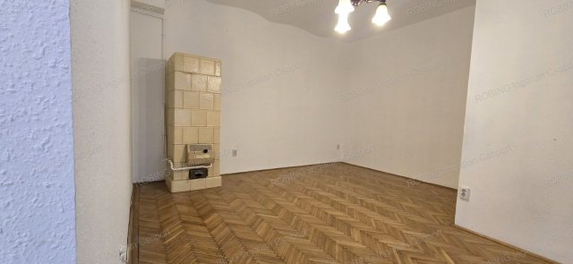 Eladó téglalakás, Budapesten, V. kerületben, Molnár utcában