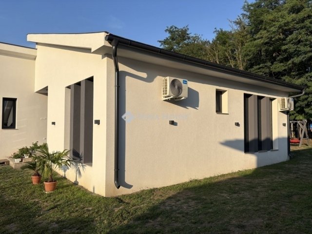 Eladó családi ház, Kecskeméten 134.99 M Ft, 4 szobás