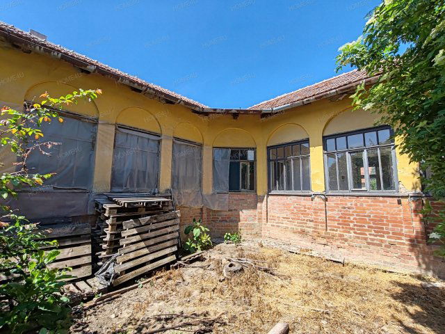 Eladó családi ház, Rákóczifalván, Toldi Miklós úton 25 M Ft