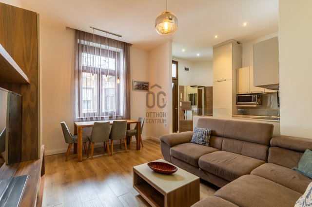 Eladó téglalakás, Budapesten, VII. kerületben, Dohány utcában