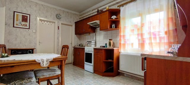 Eladó családi ház, Békésen 35.3 M Ft, 2 szobás