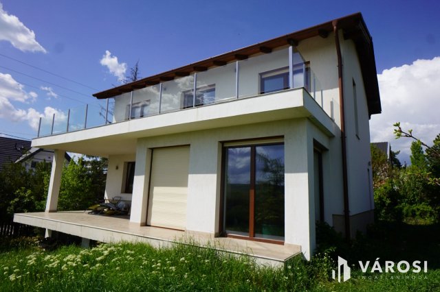 Eladó családi ház, Nagykovácsiban 199 M Ft, 6 szobás