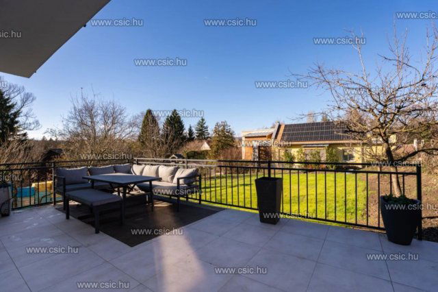 Eladó családi ház, Szentendrén 215 M Ft, 5 szobás