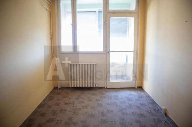 Eladó panellakás, Szegeden 41.5 M Ft, 2 szobás