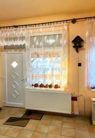 Eladó családi ház, Mohácson 87.2 M Ft, 7 szobás