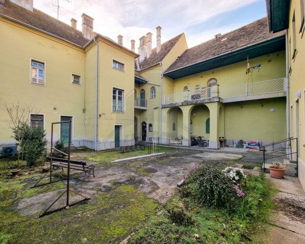 Eladó téglalakás, Szombathelyen 59 M Ft, 3 szobás