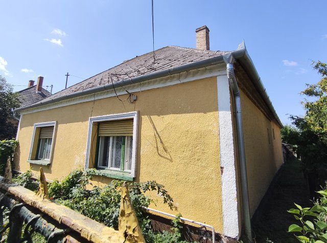 Eladó családi ház, Ácson 28.9 M Ft, 2+1 szobás