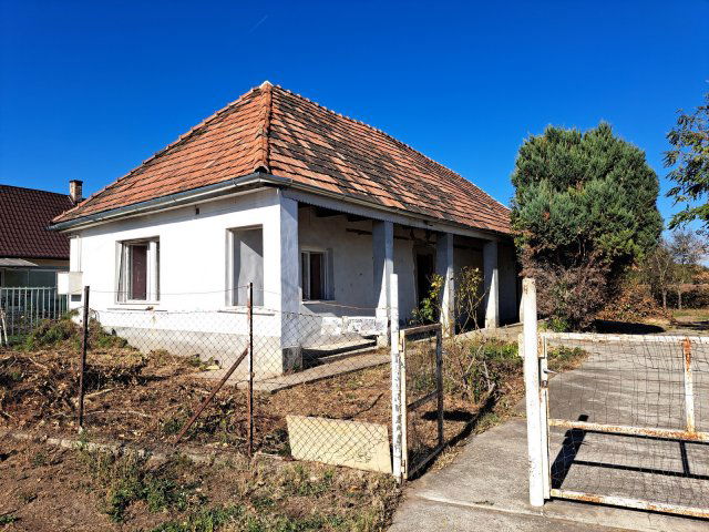 Eladó családi ház, Pilisen, Szegfű utcában 26.5 M Ft, 3 szobás