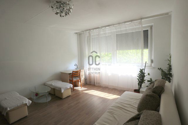 Eladó panellakás, Kecskeméten 29.99 M Ft, 1 szobás