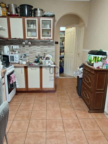 Eladó sorház, Komáromban 34.75 M Ft, 2 szobás