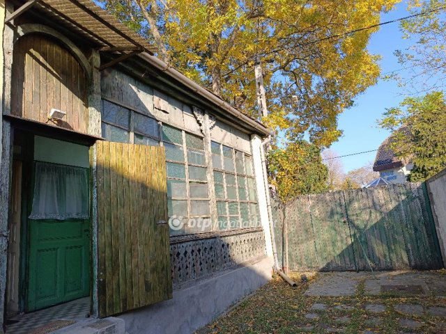 Eladó családi ház, Budapesten, III. kerületben 59.99 M Ft