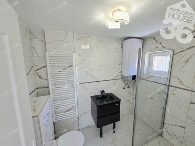 Eladó családi ház, Szolnokon 44.99 M Ft, 5 szobás