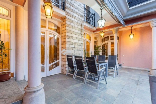 Eladó családi ház, Budapesten, XIV. kerületben 450 M Ft