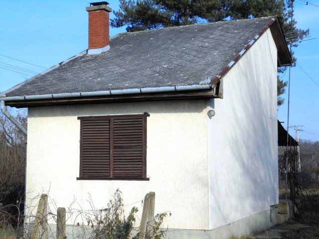 Eladó családi ház, Debrecenben 30 M Ft, 2 szobás