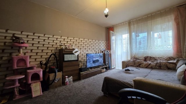 Eladó panellakás, Szombathelyen 35 M Ft, 2 szobás