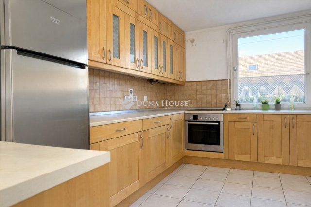 Eladó családi ház, Pomázon 144.9 M Ft, 5 szobás