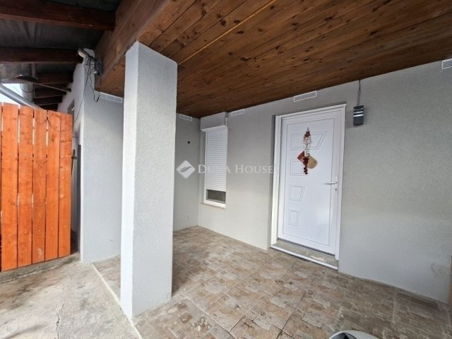 Eladó családi ház, Dunaharasztin 61.75 M Ft, 2 szobás