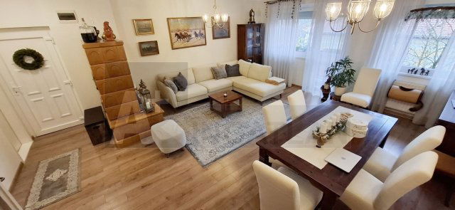 Eladó téglalakás, Szegeden 95 M Ft, 4 szobás