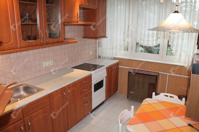 Eladó téglalakás, Kőszegen 35 M Ft, 2 szobás