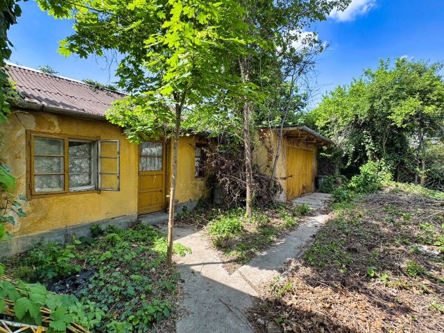 Eladó családi ház, Székesfehérvárott 49.8 M Ft, 2 szobás