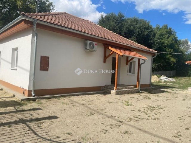 Eladó családi ház, Örkényen 39.9 M Ft, 3 szobás