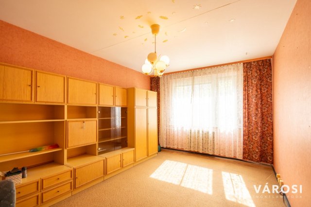 Eladó panellakás, Szegeden 44.9 M Ft, 2 szobás