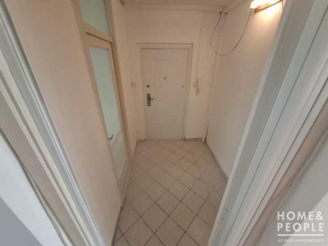 Eladó téglalakás, Szegeden 53 M Ft, 2 szobás