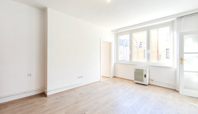 Eladó téglalakás, Szombathelyen 52 M Ft, 3 szobás