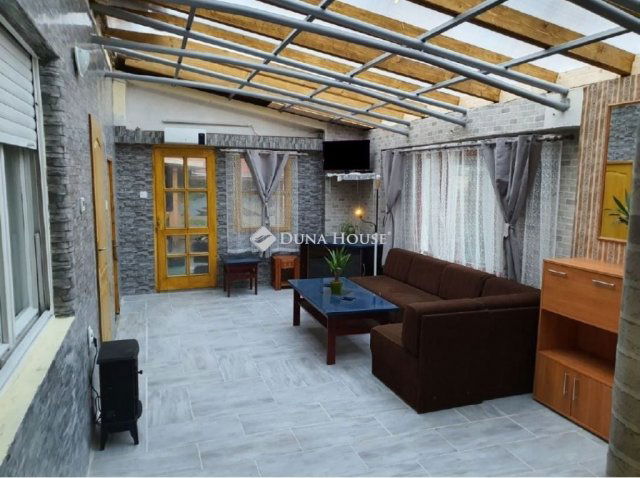 Eladó családi ház, XX. kerületben, Köztársaság téren
