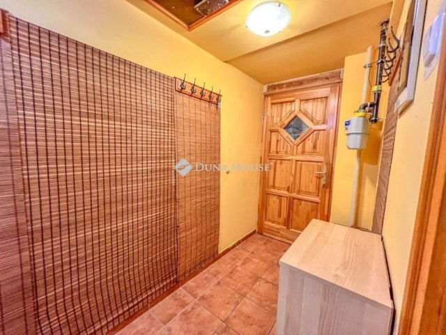 Eladó téglalakás, Budapesten, VI. kerületben 83.9 M Ft, 3 szobás