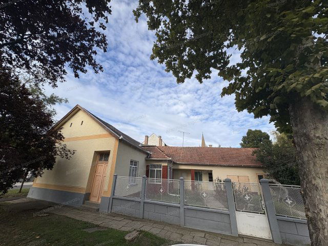 Eladó családi ház, Gyulán, Kétmalom utcában 53.99 M Ft