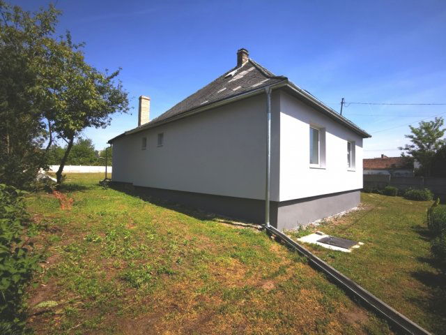 Eladó családi ház, Esztergomban 55 M Ft, 3 szobás