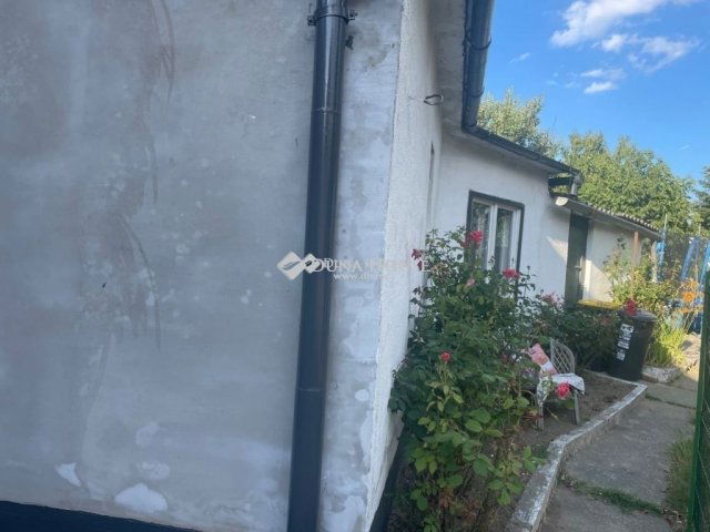 Eladó családi ház, Budaörsön 59.9 M Ft, 2 szobás