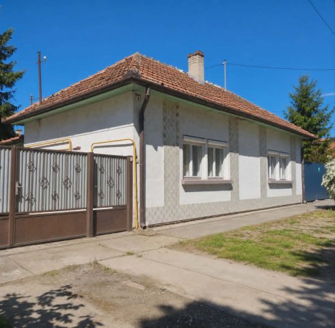 Eladó családi ház, Békéscsabán 33.9 M Ft, 5+1 szobás