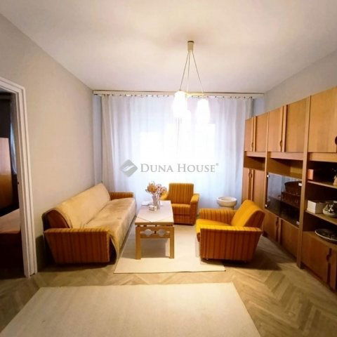 Eladó téglalakás, Szegeden 49.9 M Ft, 2 szobás