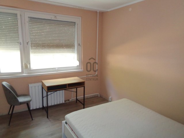 Kiadó panellakás, albérlet, Kecskeméten 160 E Ft / hó, 2 szobás