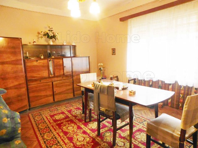 Eladó családi ház, Dombóváron 20 M Ft, 10 szobás
